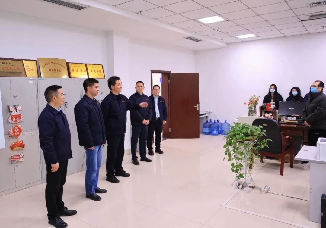 Party Secretary, chairman Xia Ming led the team to visit grassroots workers